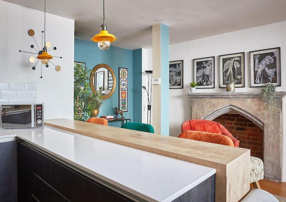 היימל המפסטד The Chapel Cottage By Ritual Stays מראה חיצוני תמונה
